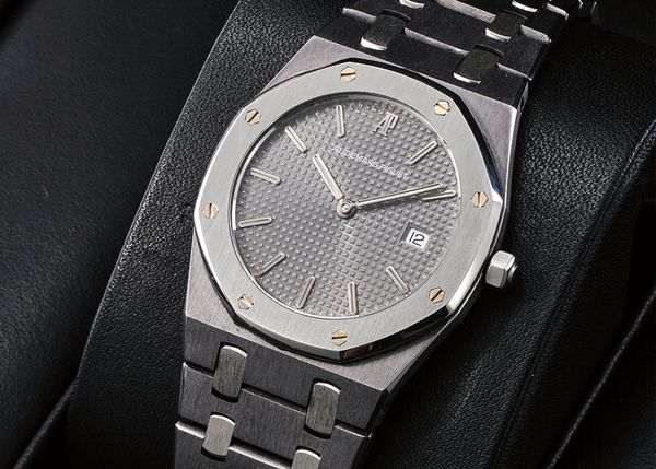 Understanding The Twin-Metal, Tone-On-Tone Royal Oak, The Ultimate In Stealth Wealth