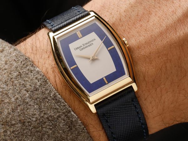 Lot 34 A circa 1990 Urban Jürgensen Reference 6 in 18k yellow gold, included in the Phillips Geneva Watch Auction: XXIII. Estimate: CHF 40,000 - 80,000