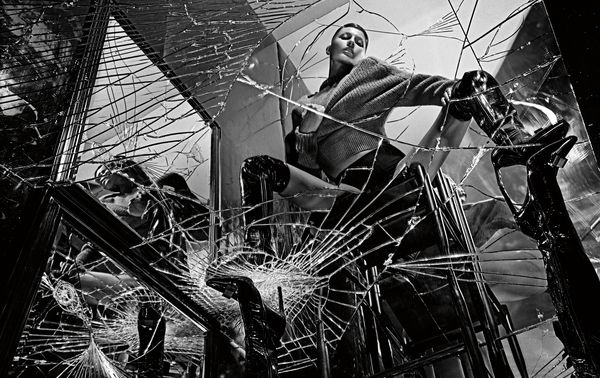 ULTIMATE CAMPAIGN: 9 Iconic Photographs