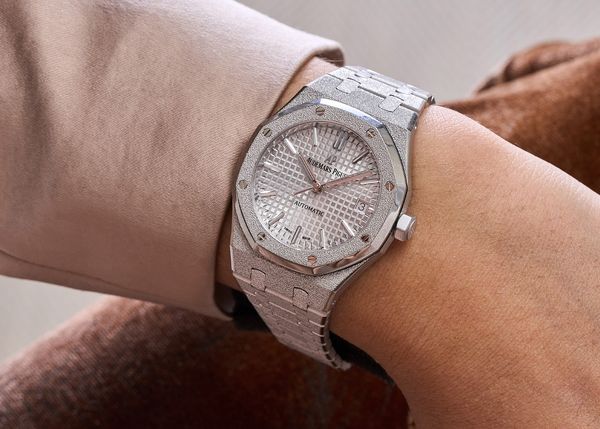 How Audemars Piguet And Jeweler Carolina Bucci Created A New Royal Oak Aesthetic