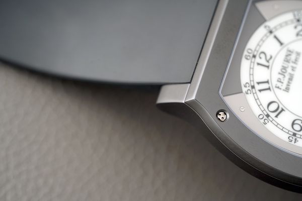 Aurel Bacs: I Bought a Modern Quartz Watch, and I Loved It