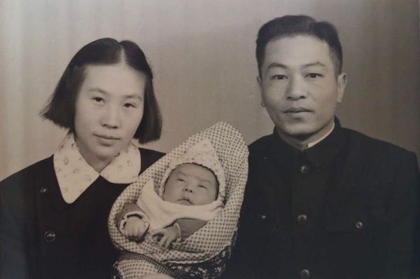 Zhang Xiaogang: In Conversation