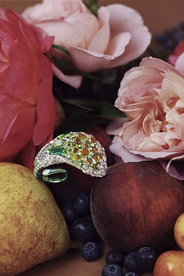 Woman to Woman: A Powerful Voice in Jewelry