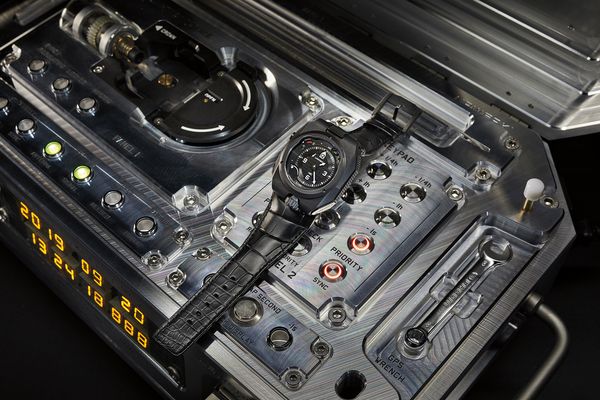 Two in One: The Urwerk AMC Wristwatch and Clock
