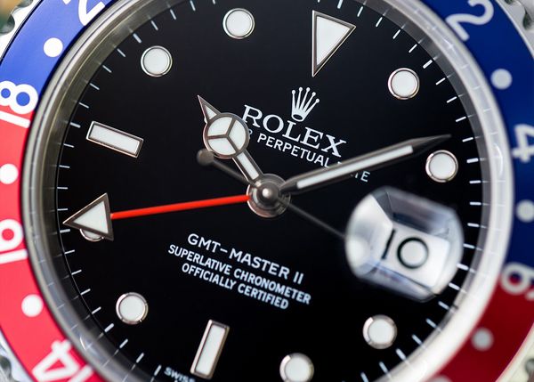 Perpetual Picks: Dig Into The Details With This Rare, Transitional Rolex GMT-Master II Ref. 16710
