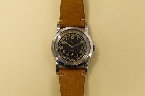 《Blackbird Watch Manual》精選拍品 : 歐米茄型號CK 2042「Aviator」