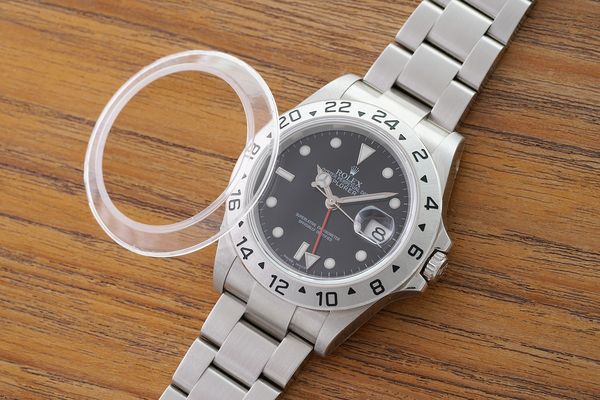Ten Watches With Estimates Under $15,000