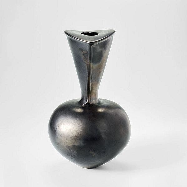 Magdalene Odundo: Vessels with Attitude