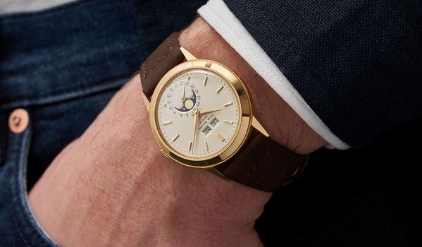 Patek Philippe: 3448 vs 3448 (Video)