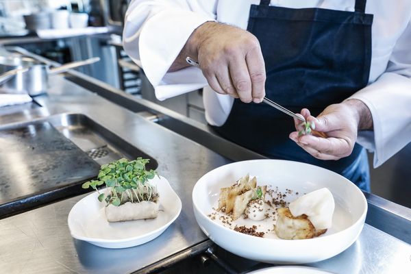 Out For A Spin: Alex Ghotbi Takes A Stainless Steel Ref. 5004 To A Cooking Lesson With Chef Jérôme Manifacier
