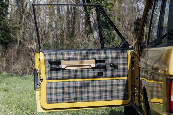 Out For A Spin: A Detailed Look At Two 1970s Icons, the Range Rover and the Royal Oak, by Aurel Bacs