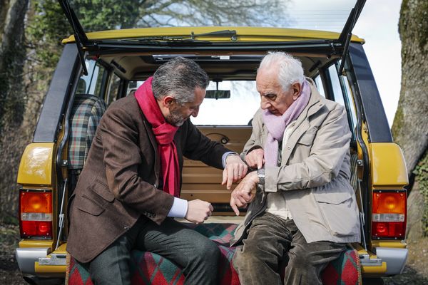 Out For A Spin: A Detailed Look At Two 1970s Icons, the Range Rover and the Royal Oak, by Aurel Bacs