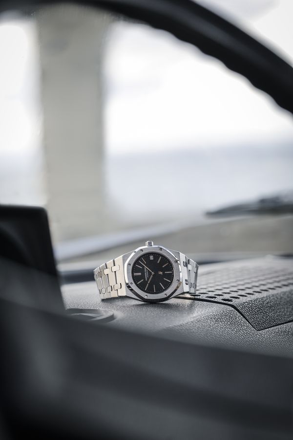 Out For A Spin: A Detailed Look At Two 1970s Icons, the Range Rover and the Royal Oak, by Aurel Bacs