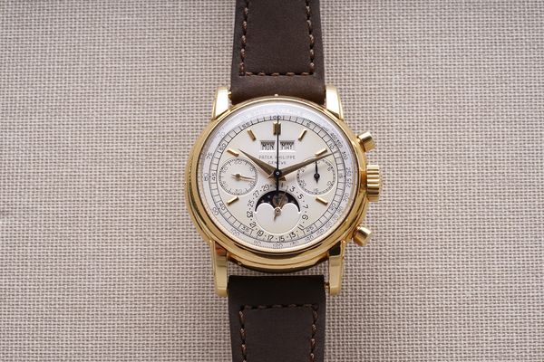 Forever Connected : The Patek Philippe Ref. 2499 and 2497