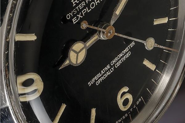 A Look in the Mirror: Admiring the Rolex Gilt / Gloss Dial