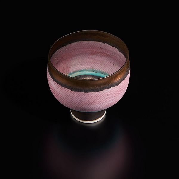 Lucie Rie: Studies on Essential Form