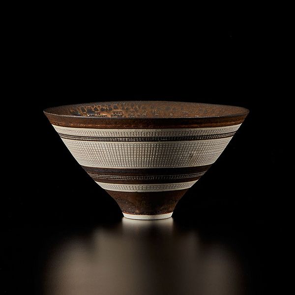 Lucie Rie: Studies on Essential Form