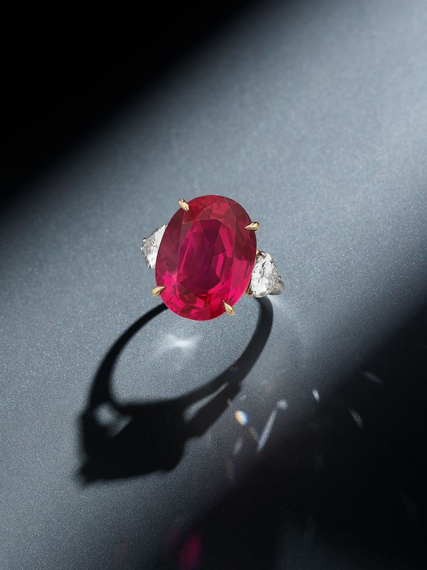 Exceptional ruby and diamond ring, 17.97 carats