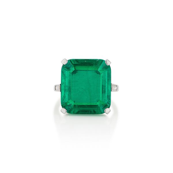 Cartier, Very fine emerald and diamond ring, 1920s