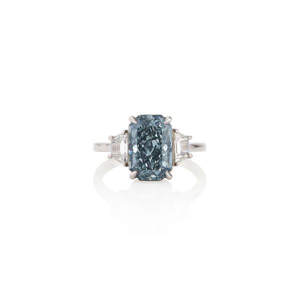 Mesmerizing Fancy Dark Grey-Blue diamond ring, 3.88 carats