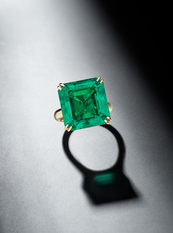 Important Emerald ring, 20.49 carats