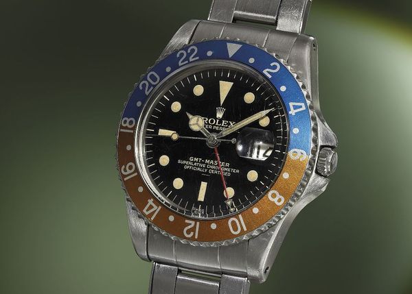 A Look in the Mirror: Admiring the Rolex Gilt / Gloss Dial