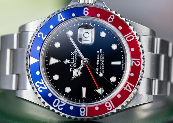 Perpetual Picks: Dig Into The Details With This Rare, Transitional Rolex GMT-Master II Ref. 16710
