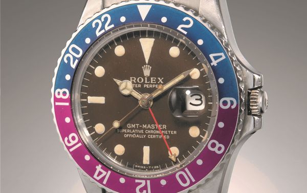 A Look in the Mirror: Admiring the Rolex Gilt / Gloss Dial