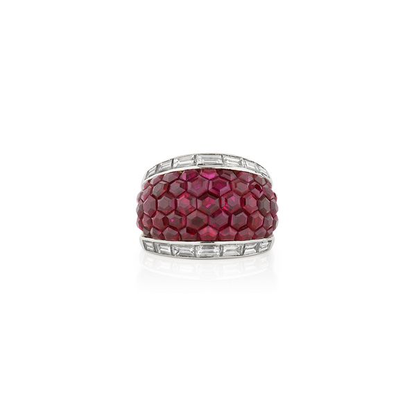 Zips, Blooms, and Botanical Bliss: The Allure of Van Cleef & Arpels