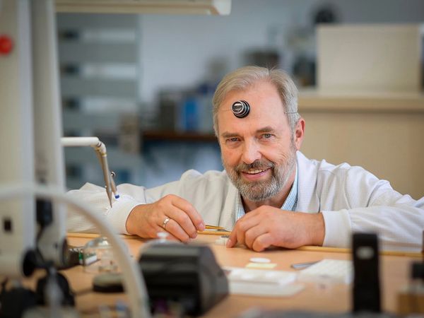 Bernhard Lederer at his bench.