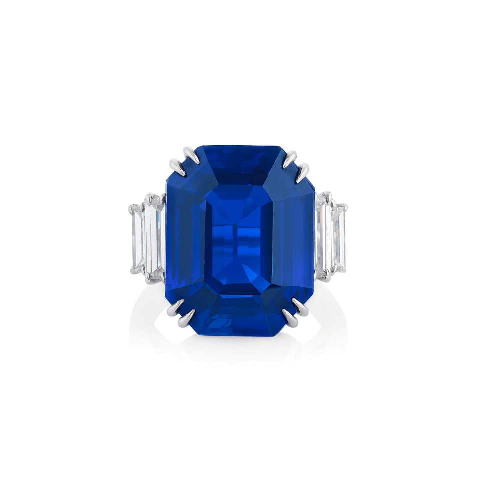 Important sapphire and diamond ring. Octagonal step-cut Kashmir sapphire weighing 18.09 carats.