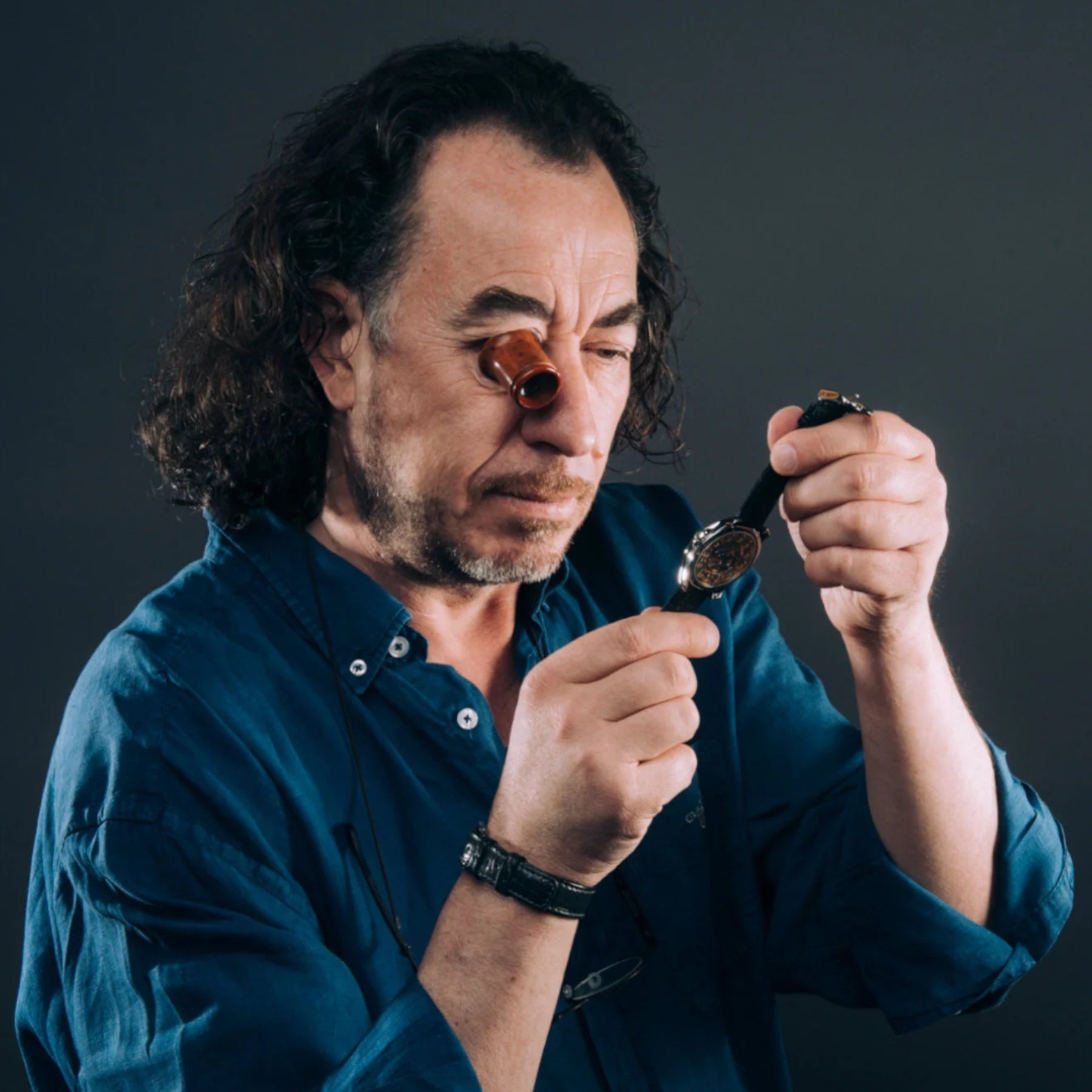 Ludovic Ballouard holding Upside Down. Ludovic Ballouard