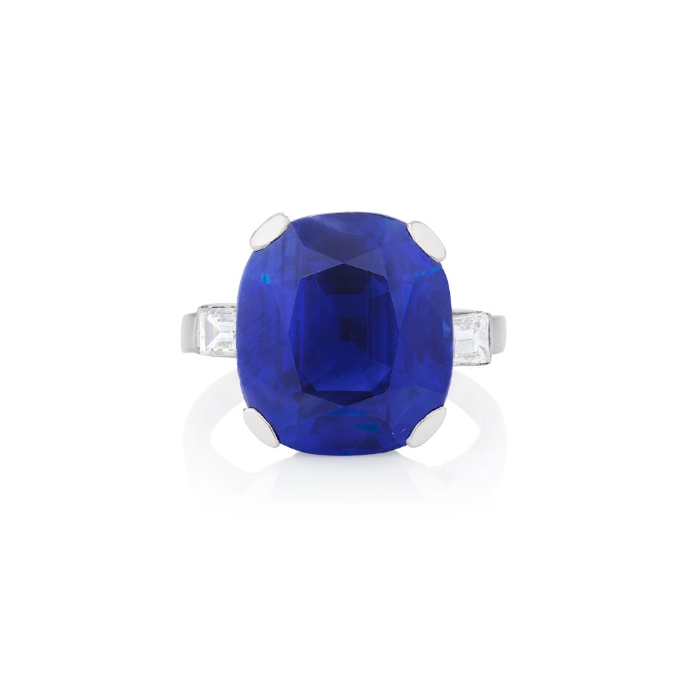Very fine sapphire and diamond ring. Cushion-shaped sapphire weighing 16.40 carats, Kashmir origin, no indications of heating. Estimate: CHF1,850,000–2,900,000 / US$2,200,000–3,500,000. 